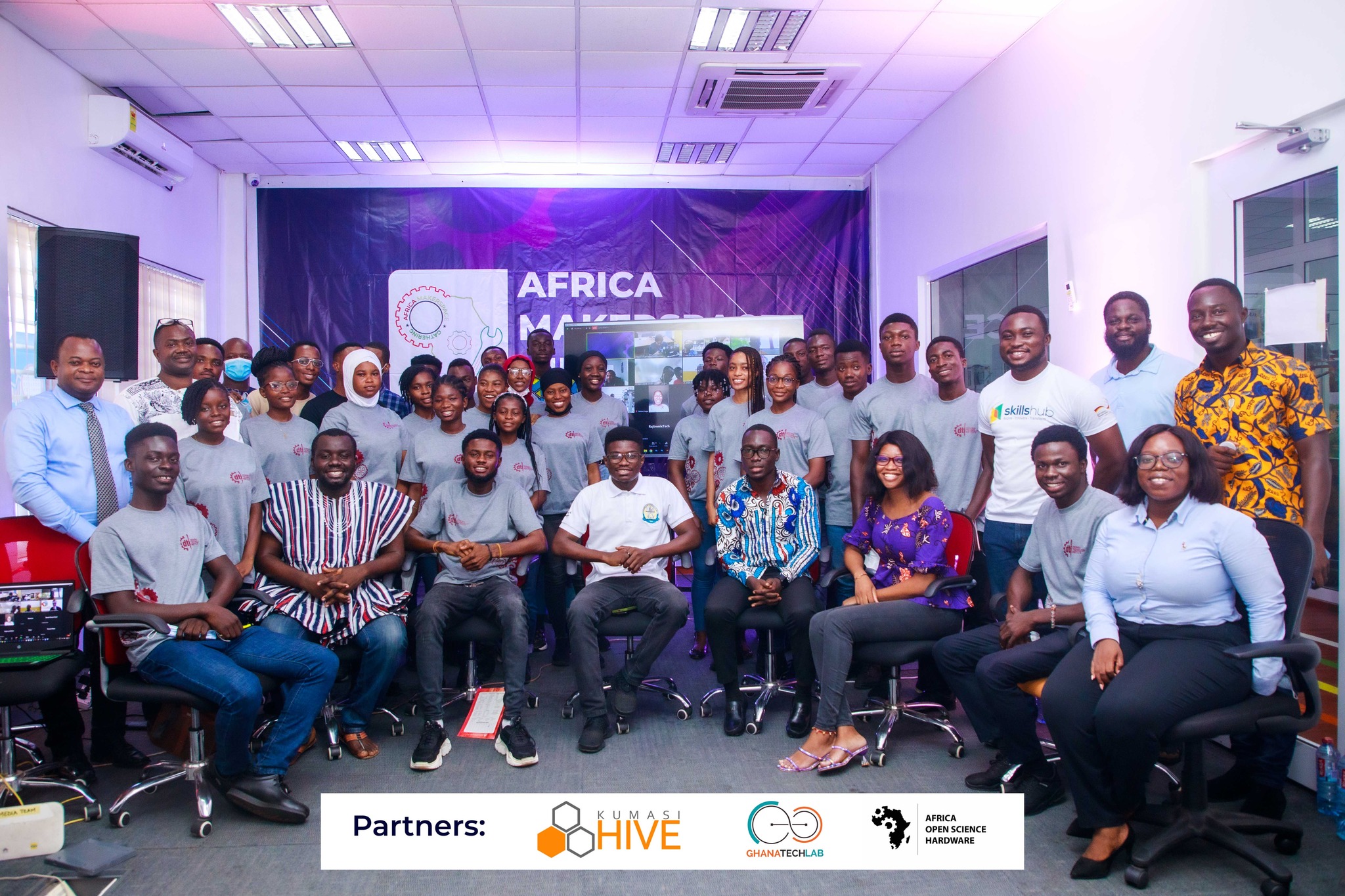 Community - Group of diverse people collaborating